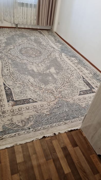 Продам стулья, ковер и диван