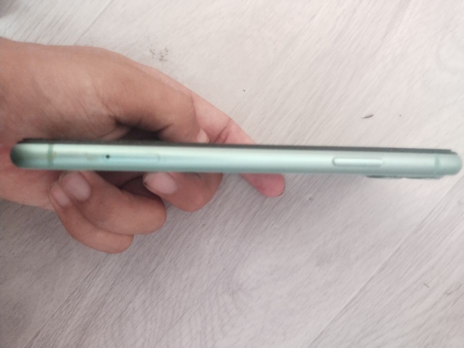 iPhone 11 Зеленый (Мятный)