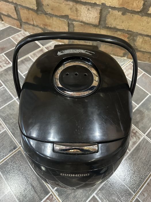 Мультиварка Redmond