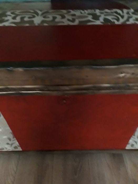 Продам деревянный сундук