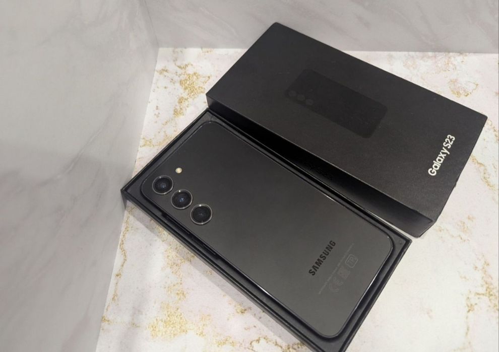 Samsung s23 в отличном состоянии