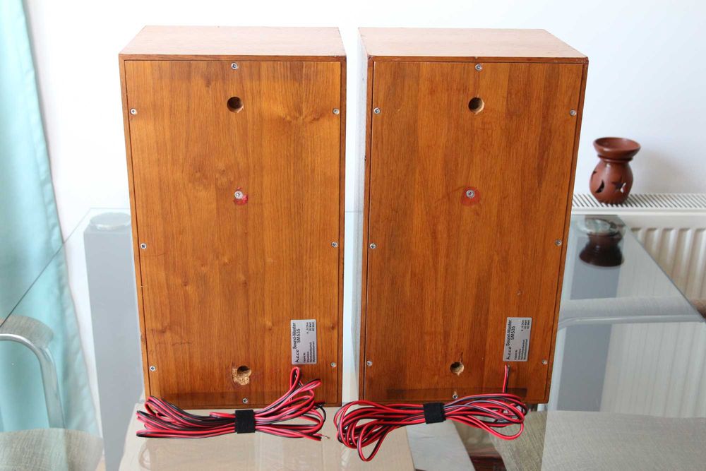 Boxe 2 cai Heco Sound-Master SM 535 cu furnir din lemn de nuc fabricate in Ianuarie 1973, 35 Wati 4-8 Ohmi