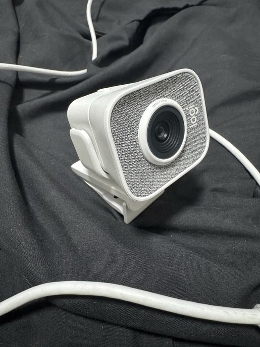 Вебкамера logitech streamcam