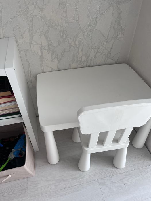 Детский стол и стул , ikea