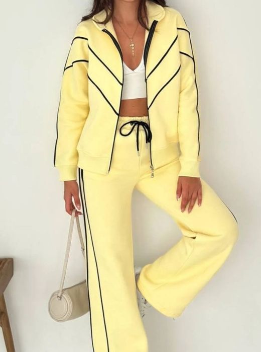 Дамски спортен екип