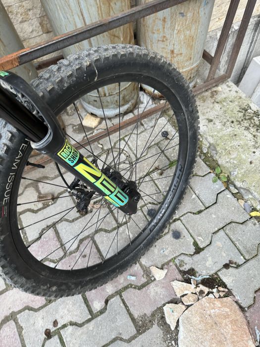 Vand rockshox liryk select + 27,5 cu stikere custom