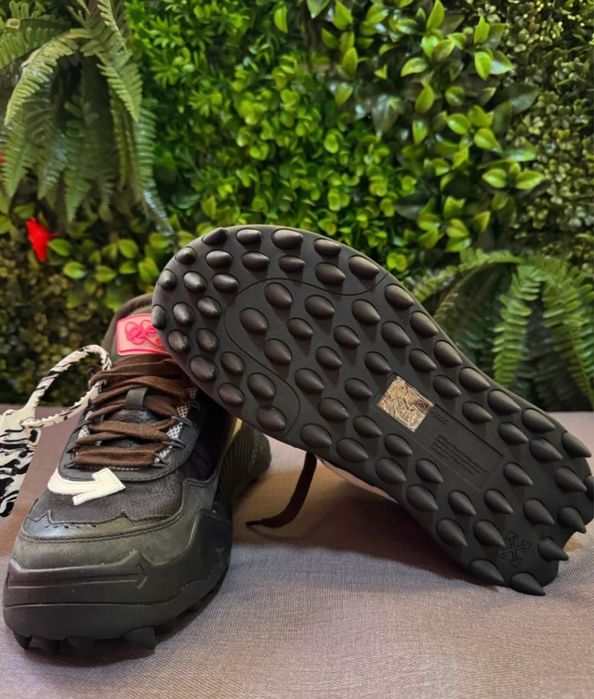 Adidasi off white odsy 1000