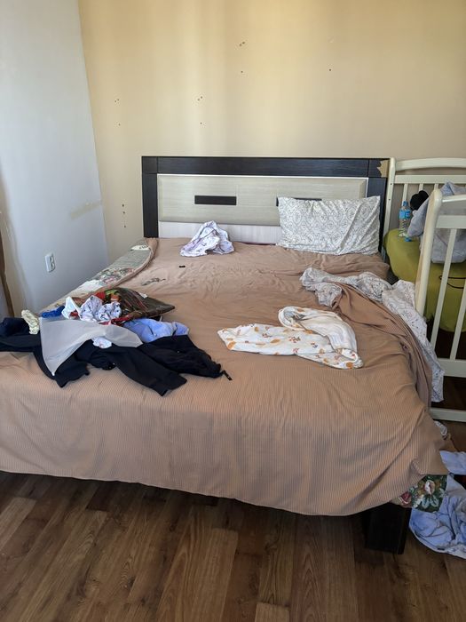 Продам спальный гарнитур