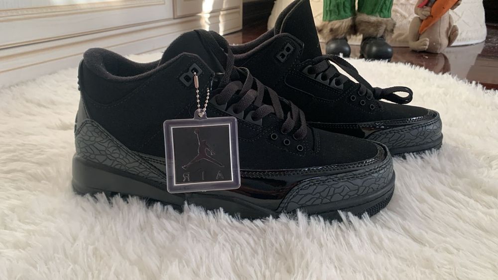 Кроссовки продам