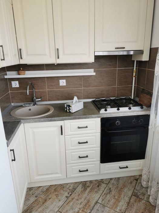 Închiriez apartament