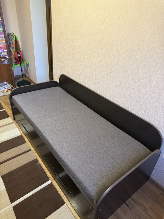 Кровать односпальная