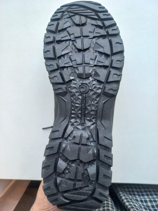 Продам кроссовки "Outventure" р-р 44-45