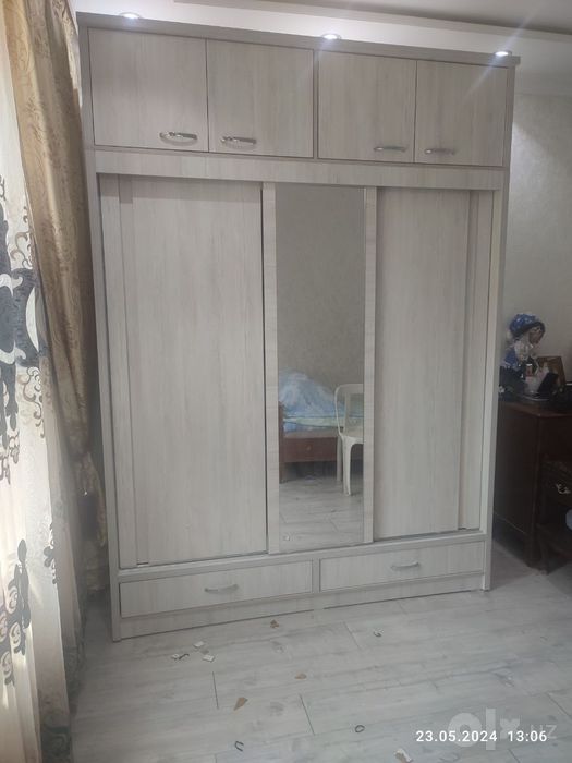 Shkaf kupe 180 x 250 ishlab chiqaruvchidan