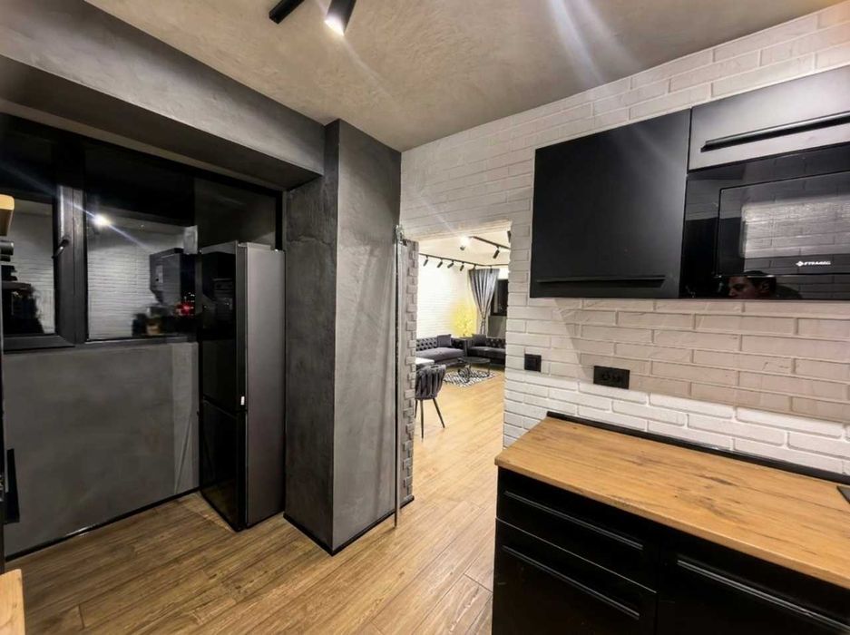 Дава се под наем Тристаен апартамент в София, Младост 1 - 106 кв.м за 997.05 € - Снимка #2