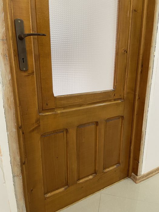 Vand usi fara toc, inclusa imbracamintea
