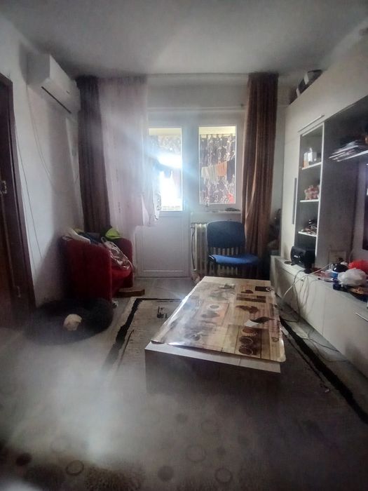 Închiriez apartament