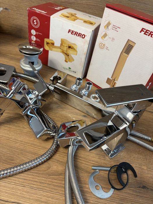 Baterie dus + lavoar noi