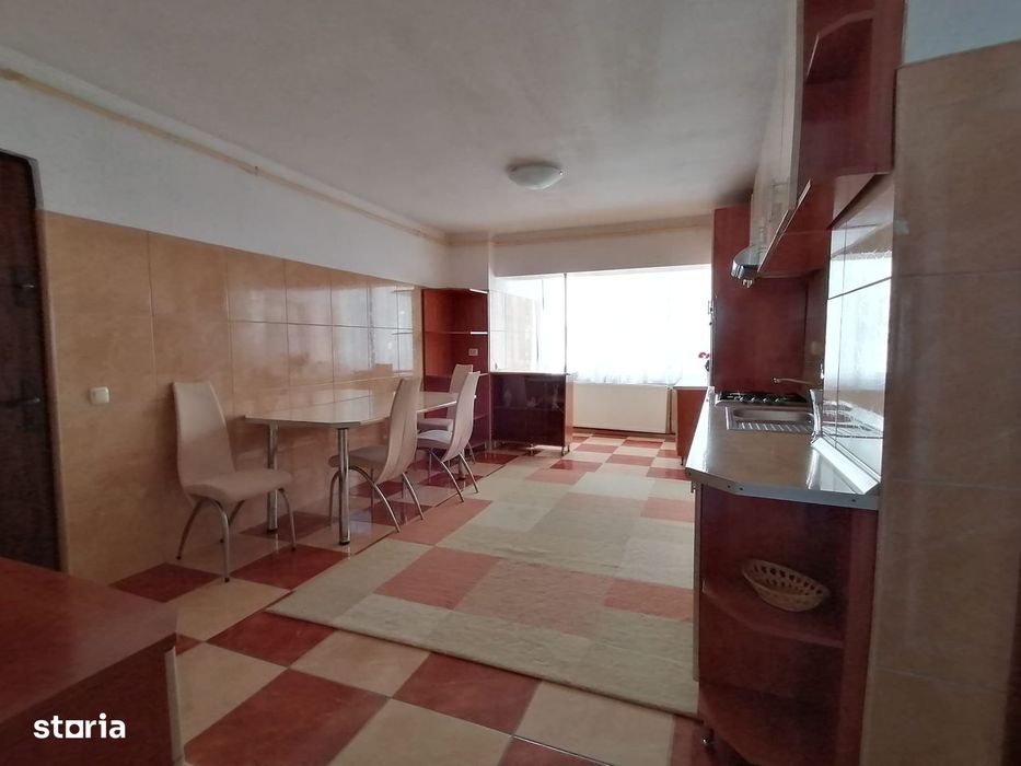 Apartament 3 camere, etaj 2, Jocului