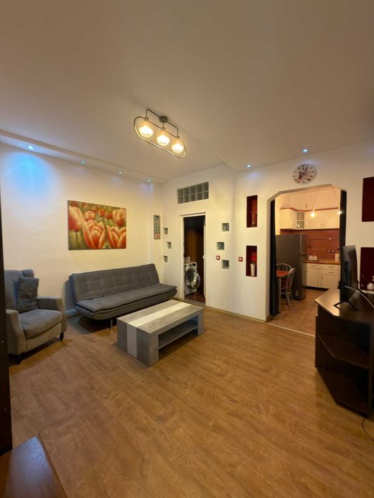 Casă/Apartament spațios 120mp cu curte și parcare – zona centrală Arad