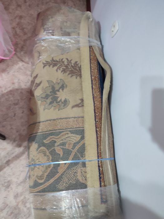 Продается ковер 37000