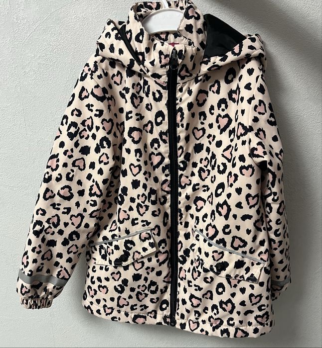 Куртка демисезоная на девочку 6-7лет