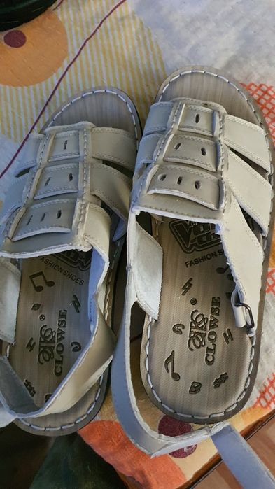 Sandale noi WALKMAXX și CLOWSE