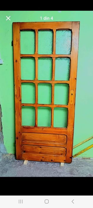 Uşă din lemn masiv cu geamuri incluse 50lei