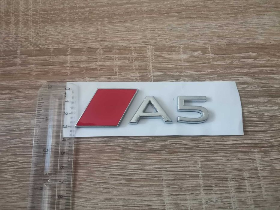 сребриста емблема Audi A5 нов стил