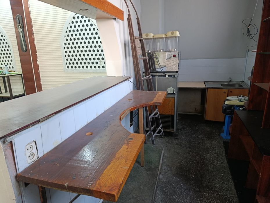 Ижарага берлади, бизнес учун, мебел ва жихозлар билан бино таер.