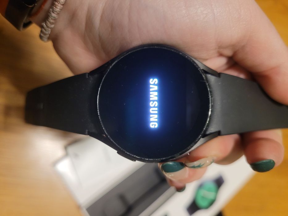 Смарт часовник Samsung galaxy watch 4