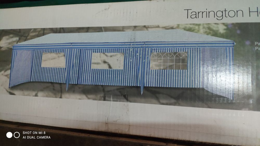 Продаю шатер размером 9 на 3 м.