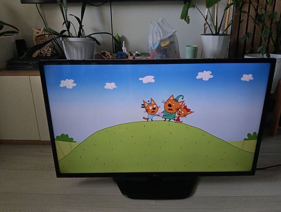 Продам телевизор smart