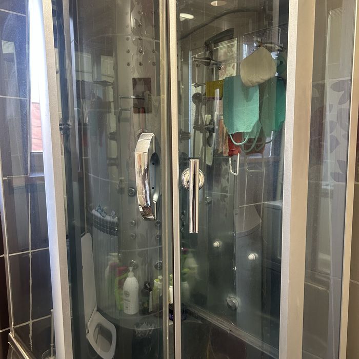 Срочно продам душевую кабинку