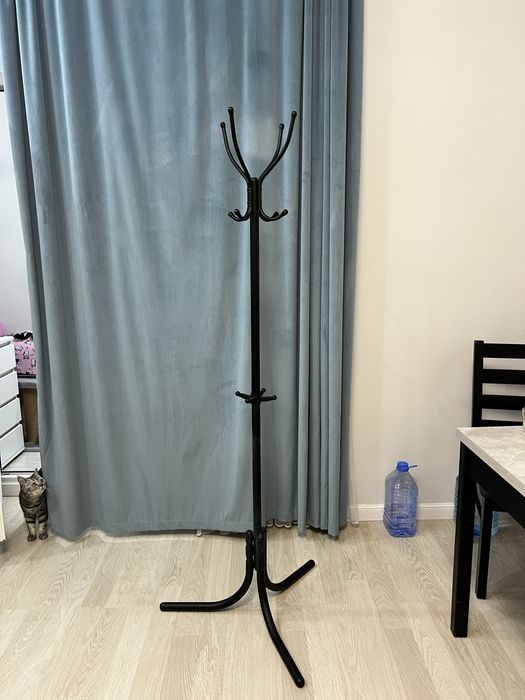Продам вешалку напольная