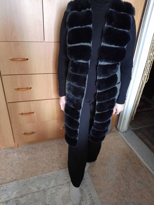 Стильный жилет с мехом