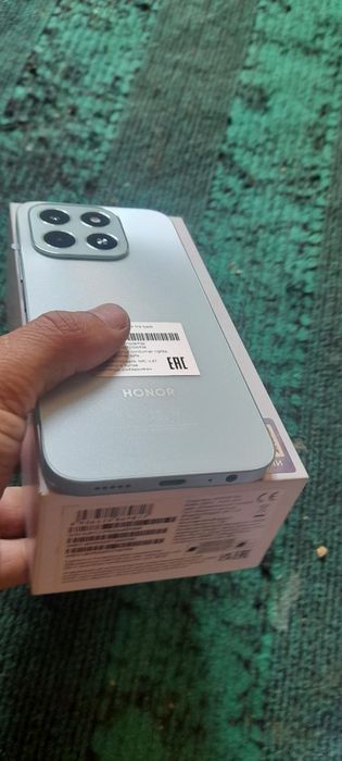 Honor.x6c sotiladi 6.128.gb xolati ideyal 2 oy boldi olganimga