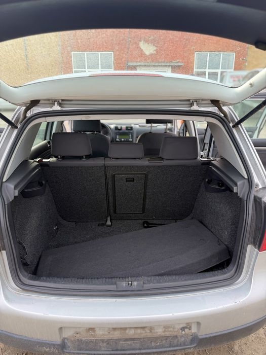 Vw Golf 5 1.6 mpi ръчка На Части !
