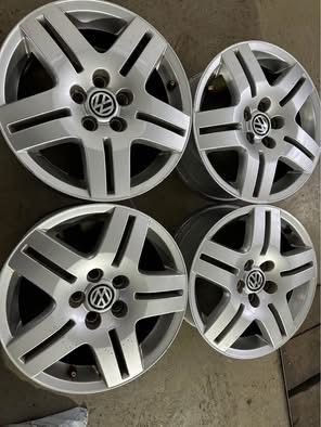 Set jante aliaj pe 15 originale vw golf 4