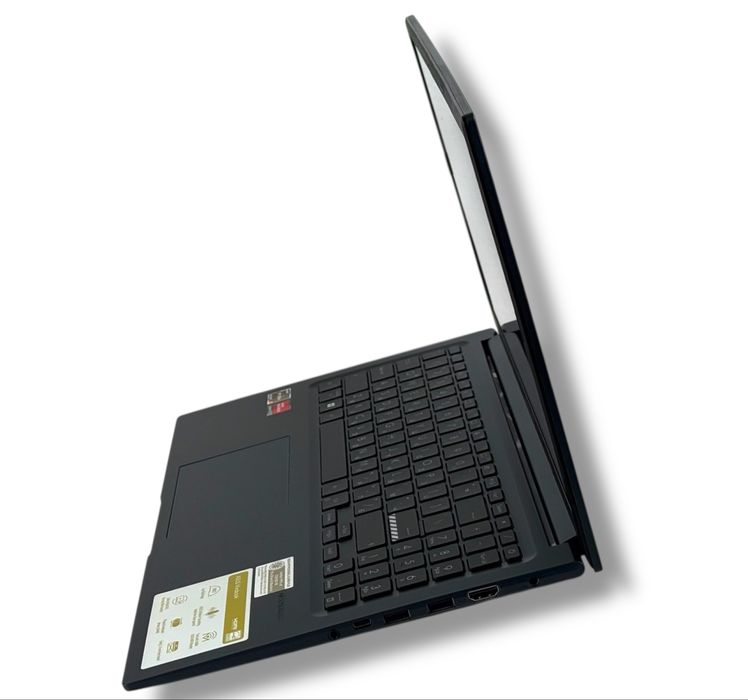 НОВ! ASUS Vivobook 15 Full HD Ryzen 5 7430U 16RAM 1TB SSD AMD Radeon
