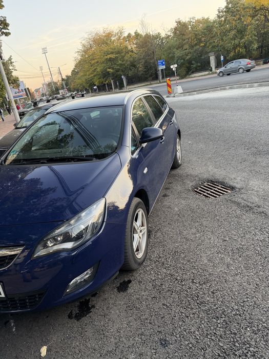 Opel Astra j break