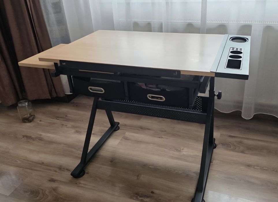 Masa de desen, stil birou, din lemn, cu blat reglabil, sertare si compartimente pentru instrumente