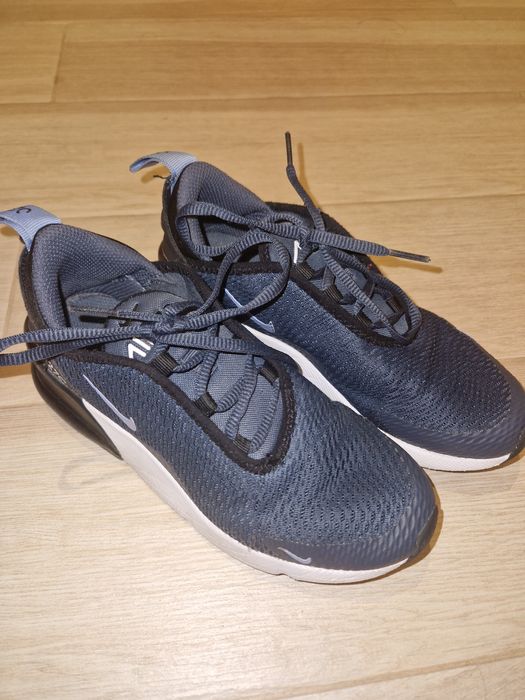Детски маратонки Nike Air 270