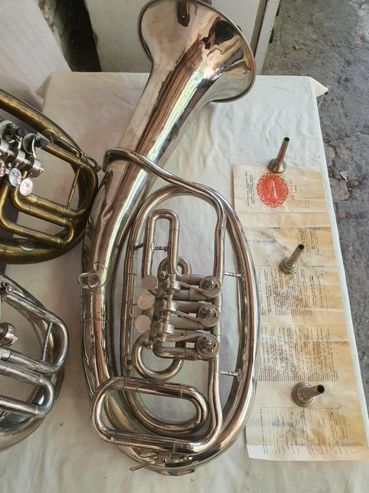 Музыкальный инструмент Тенор