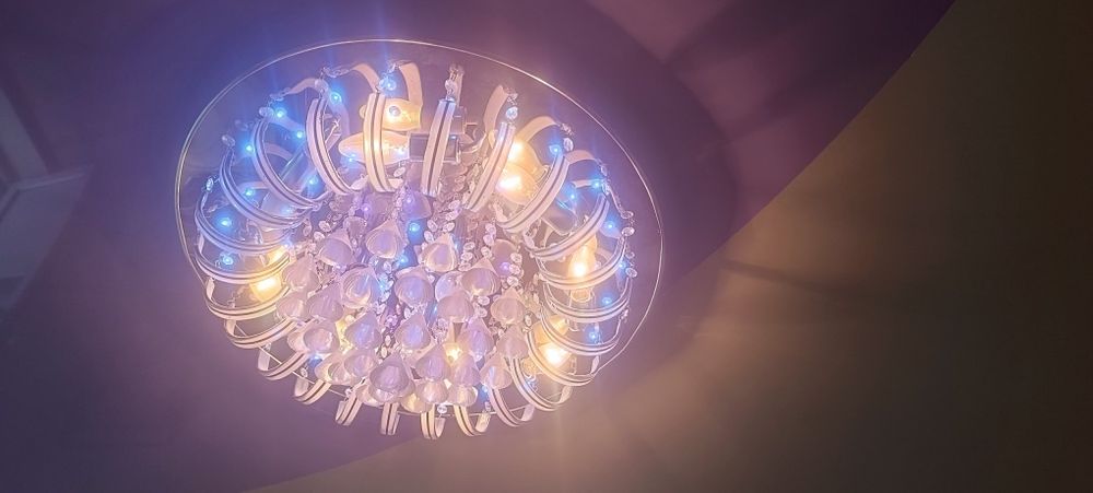 Люстра с пультом управления