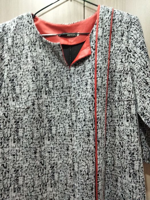 Продам женские платья