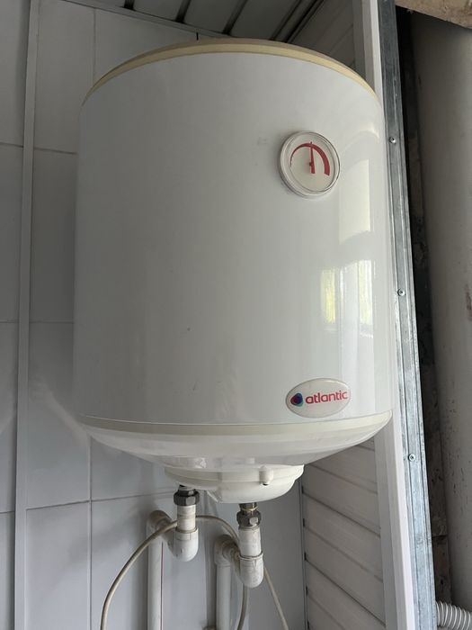 Продается водонагреватели 50л б/у. 6 шт.