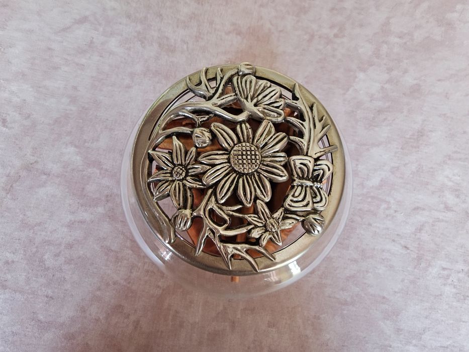 Красиви винтидж украси с красив викториански обков,.