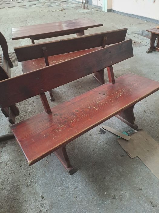 Продавам дървени маси с пейки тип Бавария