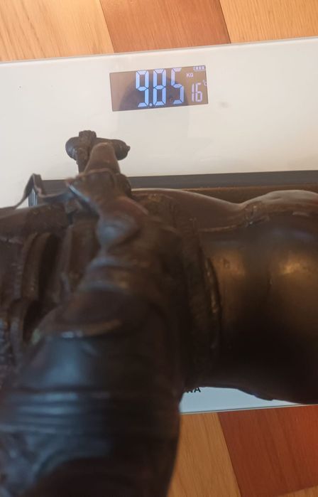 Statuie veche din Bronz
