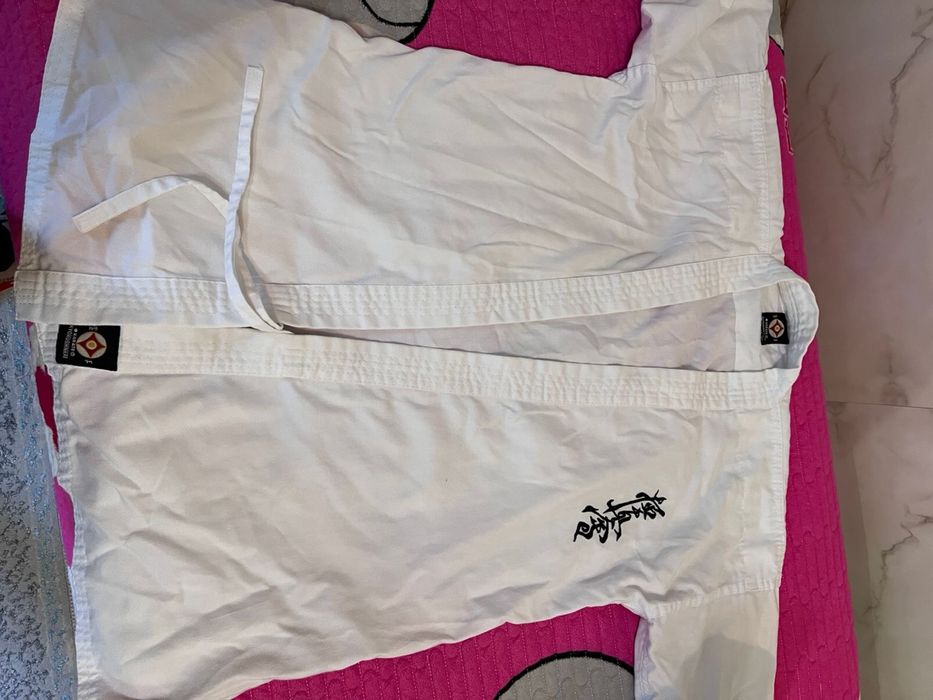 Продам костюм каратэ